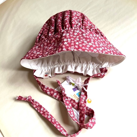 Red Floral Pioneer Bonnets, 2 Sizes Prairie Girl Style, Thimbleberries Design - Picture 2 of 10